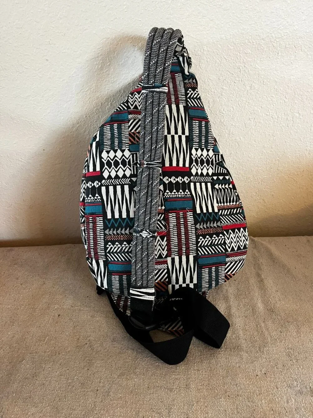 KAVU Unisex Stack Rhombus RugTravel/School/Shopping Rope Bag Sz Lr